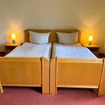 Zur Wirtin Eventlocation Und Gaestehaus Guest house