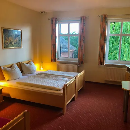 Zur Wirtin Eventlocation Und Gaestehaus 3* Karstädt