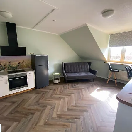 Zur Wirtin Eventlocation Und Gaestehaus بيت ضيافة 3*