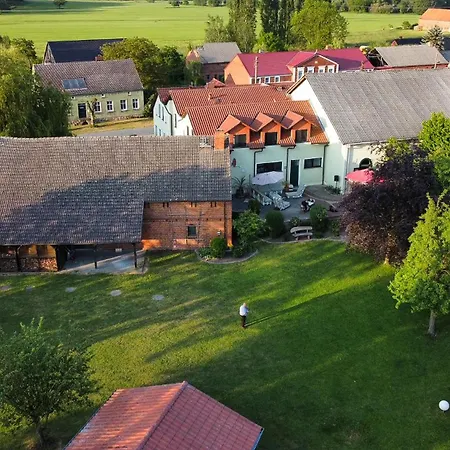 Zur Wirtin Eventlocation Und Gaestehaus Maison d'hôtes Karstädt