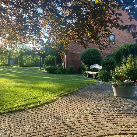 Zur Wirtin Eventlocation Und Gaestehaus Maison d'hôtes Karstädt